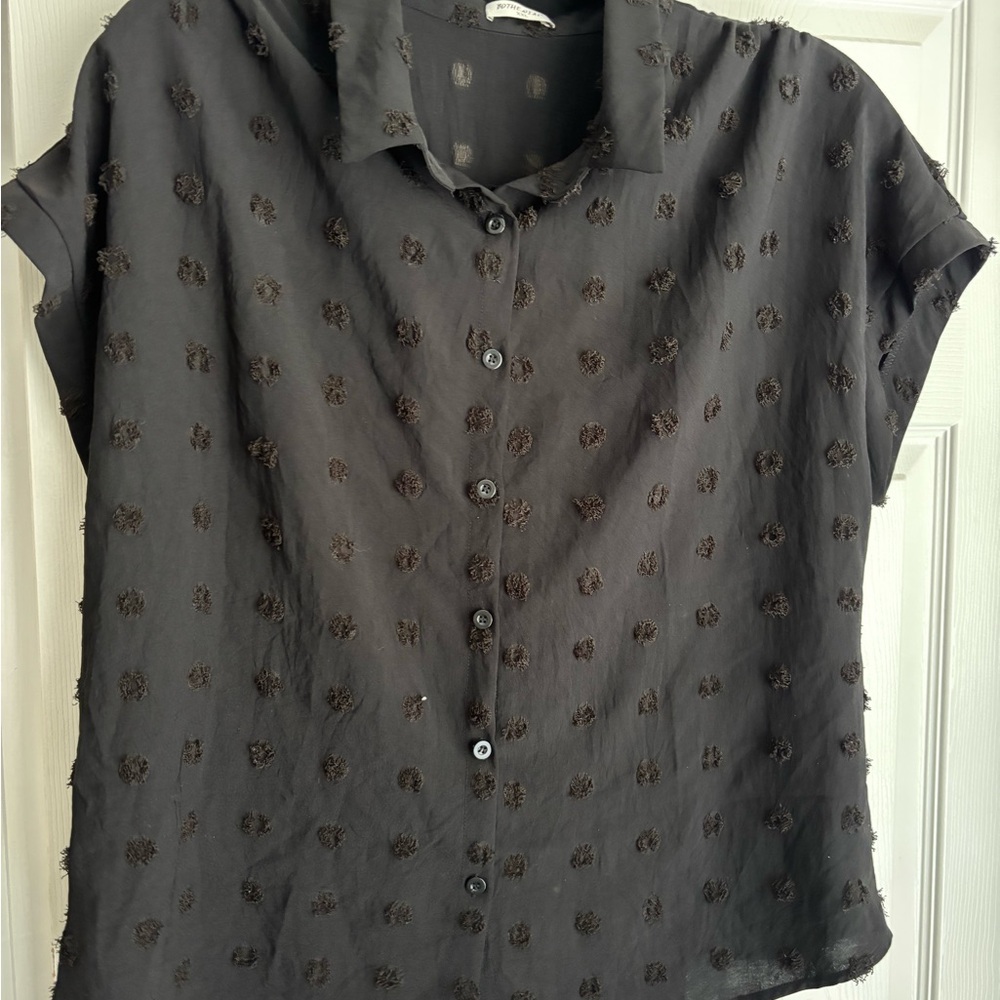 Elegant Black Women's Blouse - Picture 2 of 3